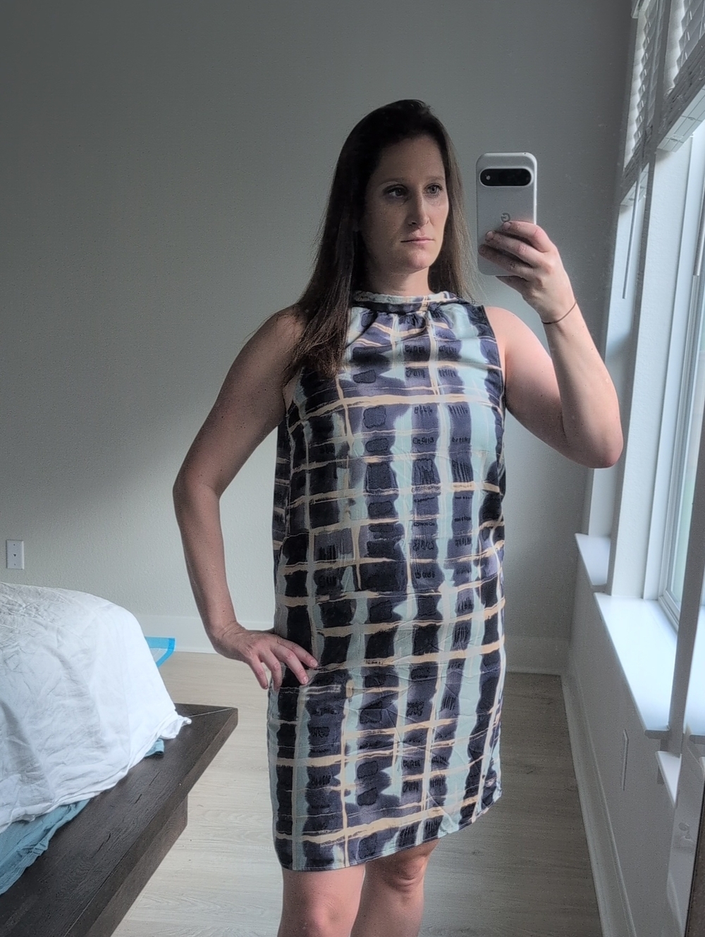 Sleeveless Abstract Plaid Shift Dress - Black & Cream